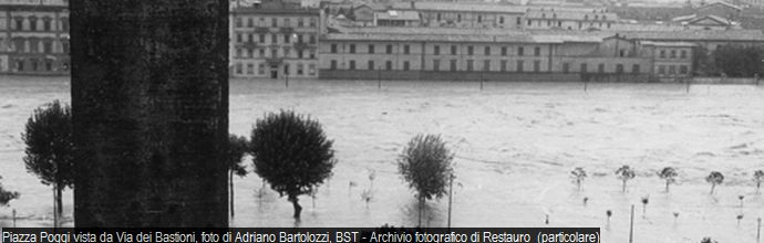 foto dell'alluvione in Piazza Poggi